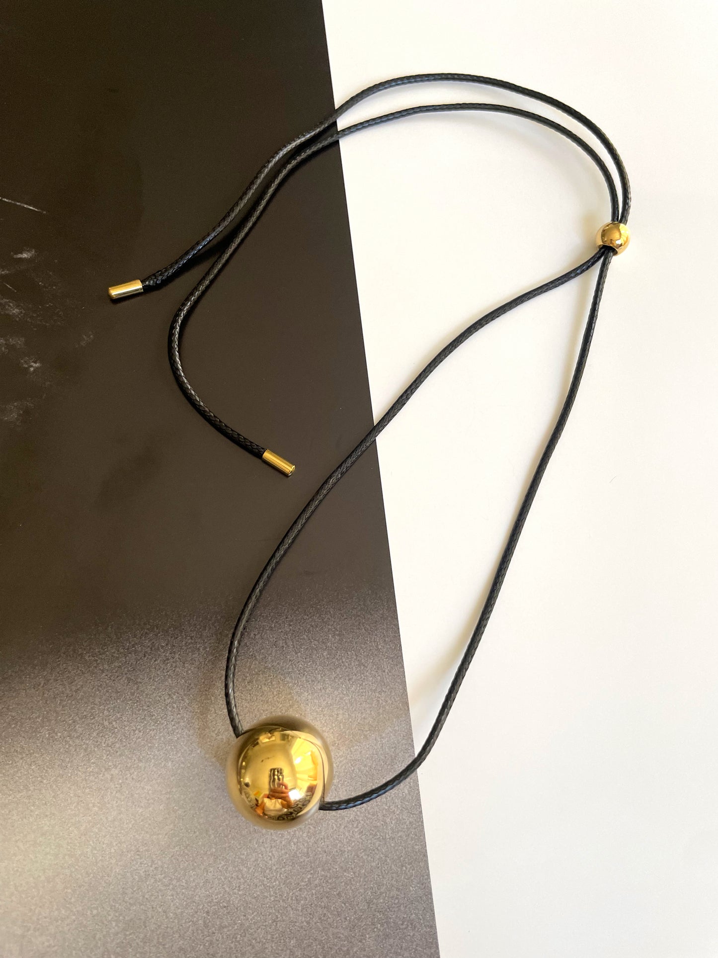 Spheres adjustable necklace